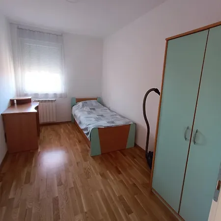 Luksuzni Ema *
