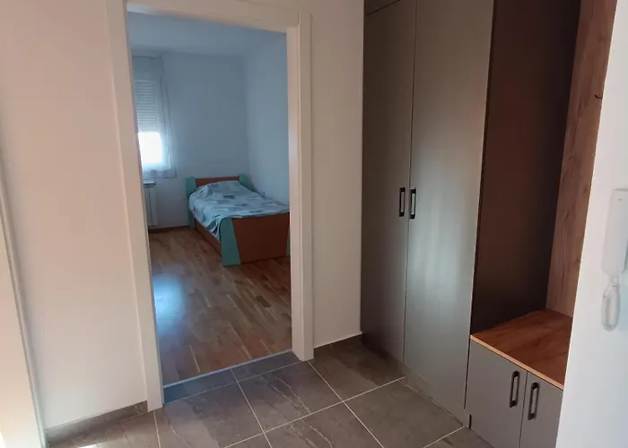 Apartment Luksuzni Ema Pirot