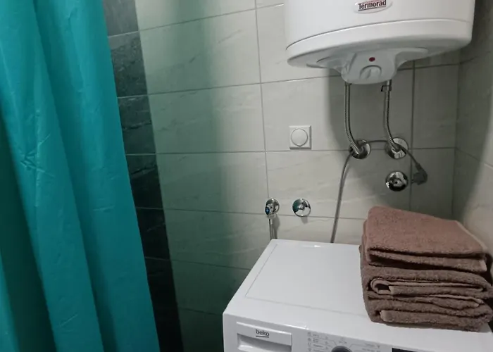 Apartment Luksuzni Ema